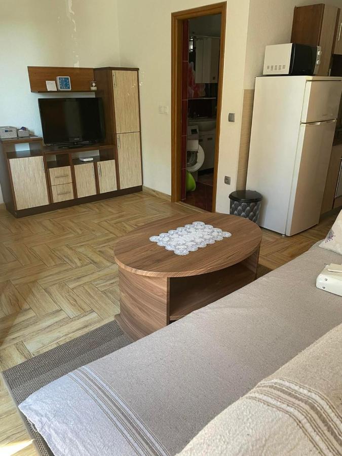 Apartman Edi Nin Buitenkant foto