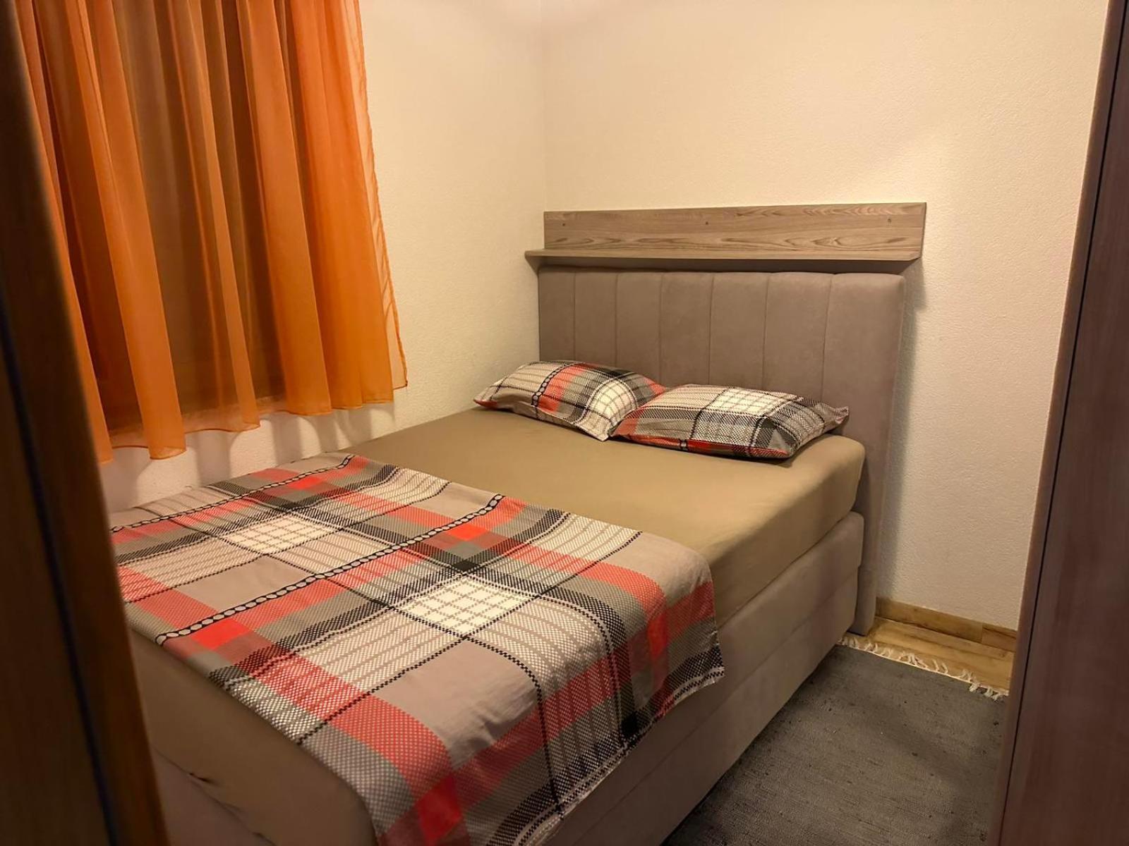 Apartman Edi Nin Buitenkant foto