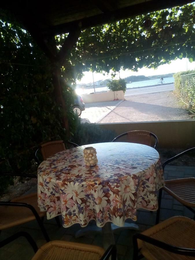 Apartman Edi Nin Buitenkant foto