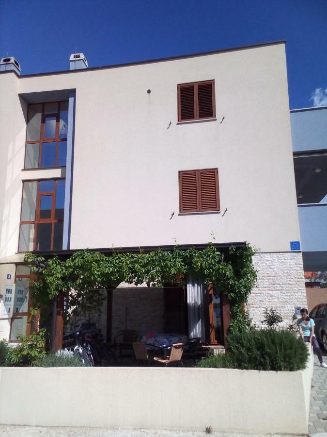 Apartman Edi Nin Buitenkant foto